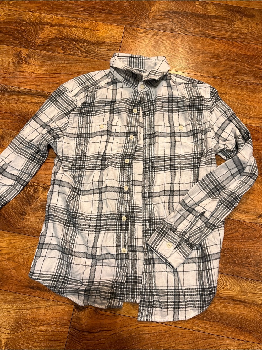 American Eagle Outfitters White and Black Plaid Button-Down Shirt, NWOT